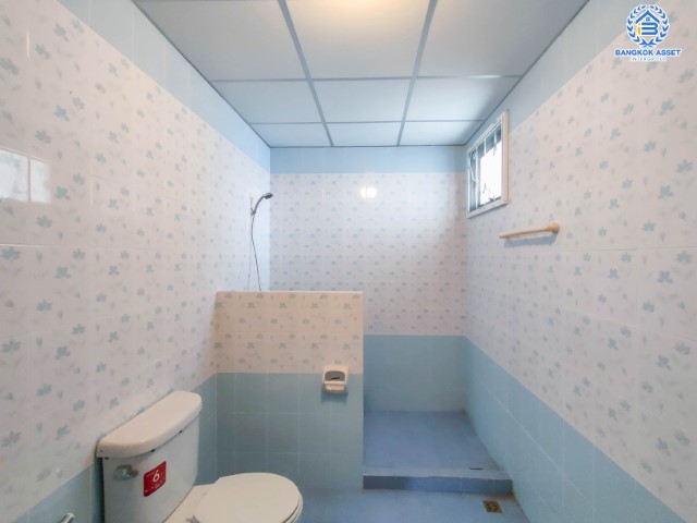 *****ทาวน์เฮ้าส์มือสองย่านนนทบุรี ม.ออมธนา ชัยพฤกษ์-วงแหวน #หลังมุม เนื้อที่กว้างขวางถึงเกือบ 79 ตร.ว. ฟังก์ชันจัดเต็ม 3 ห้องนอน 4 ห้องน้ำ 2 ที่จอดรถ หลังใหญ่ พื้นที่เยอะ ต่อเติมหลังบ้านอย่างดี บนทำเลดี เชื่อมต่อถ.กาญจนาภิเษก ใกล้ทางด่วน "ศรีรัช"